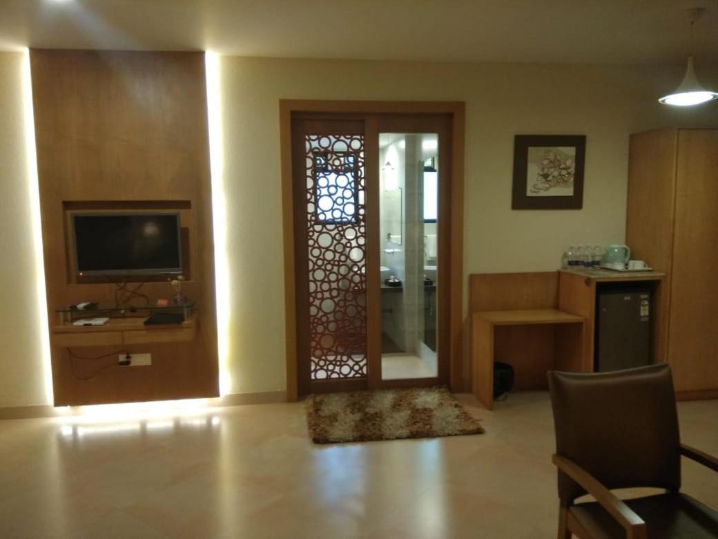Meritas Seawind Beach Resort, Shrivardhan Srīvardhan Exterior foto