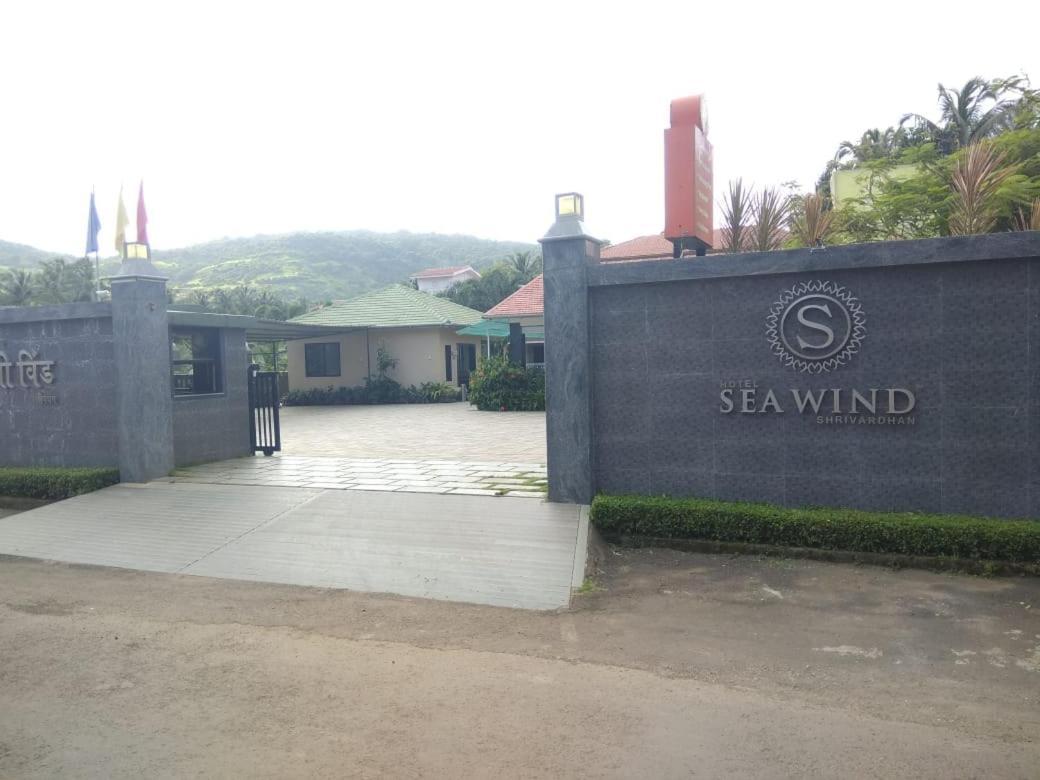 Meritas Seawind Beach Resort, Shrivardhan Srīvardhan Exterior foto