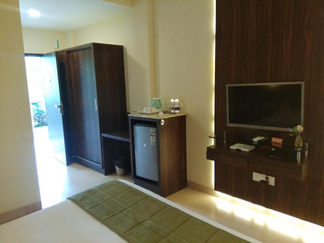 Meritas Seawind Beach Resort, Shrivardhan Srīvardhan Exterior foto