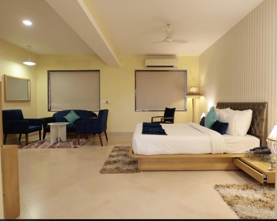 Meritas Seawind Beach Resort, Shrivardhan Srīvardhan Exterior foto