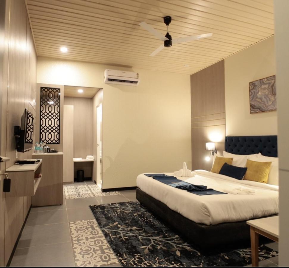 Meritas Seawind Beach Resort, Shrivardhan Srīvardhan Exterior foto